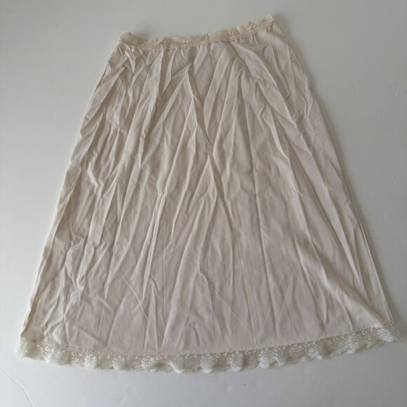 Shadowline Beige Nylon Half Slip With Lace Hem Small Tall - Picture 1 of 4